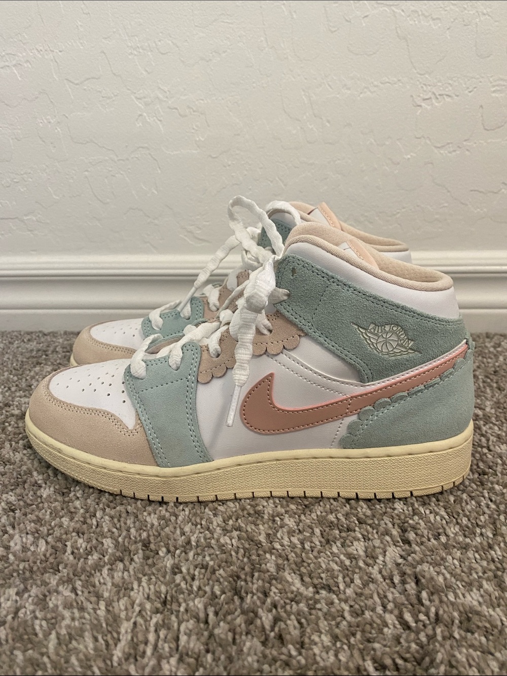 Jordan Low Top Sneakers in White, Peach & Mint